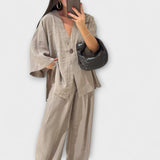 Jacqueline - Braunes Set mit V-Top und Hose