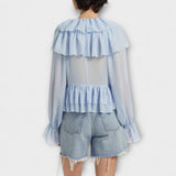 Martha – Hellblaue Rüschenbluse mit Streifen