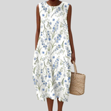 Weißes Kleid mit zarten Wildblumen