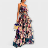 Buntes Sommer-Strand-Outfit mit Maxi-Rock