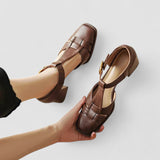 Theodora – T-Strap-Pumps mit Blockabsatz