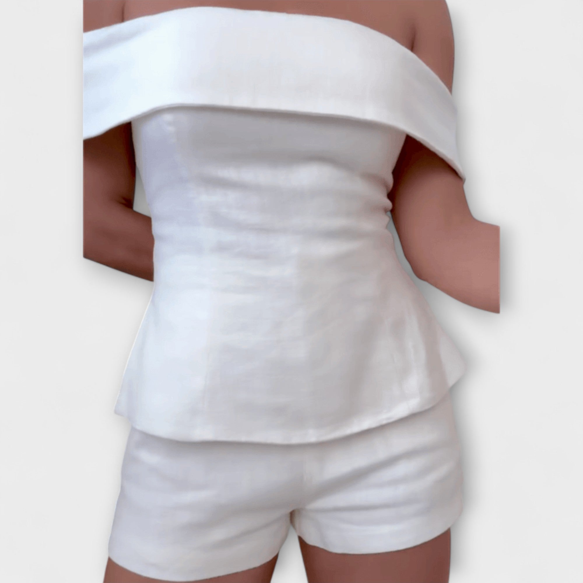 Olivia - Weisses Leinen-Set mit Off-Shoulder-Top