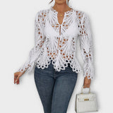 Savannah – Weiße, asymmetrische Bluse mit Spitze