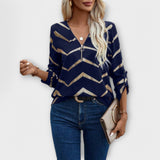 Emma – Dunkelblaue Bluse mit goldfarbenem Zickzackmuster
