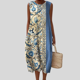 Vestido azul e branco com padrão ornamental