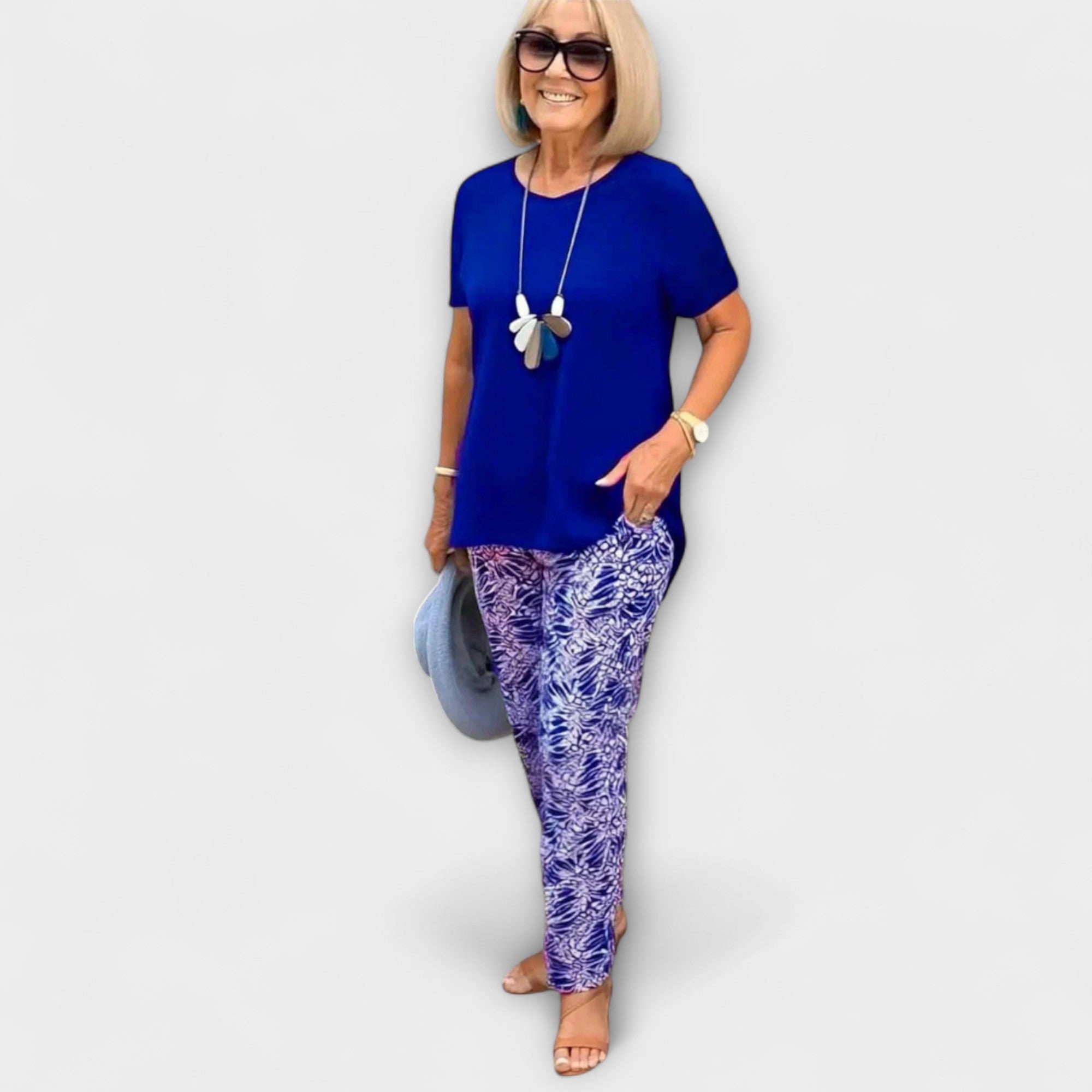 Arielle - Dunkelblaues Sommer-Ensemble mit Print