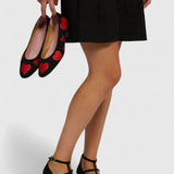 Lieselotte – Schwarze T-Riemchen-Pumps