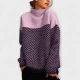 Agathe – Brauner Rollkragenpullover mit Fischgrätmuster