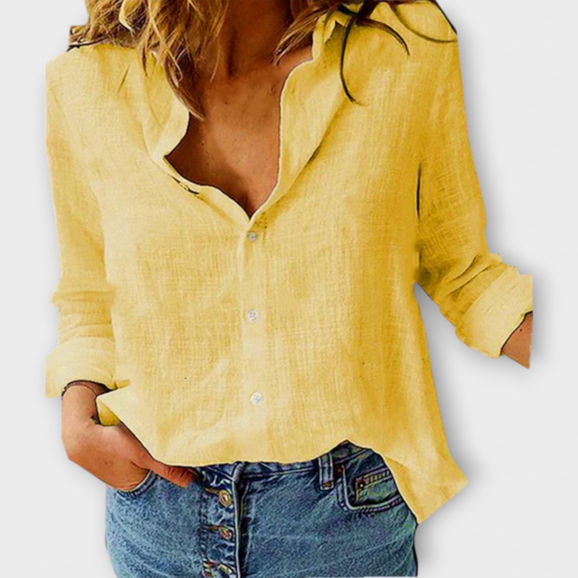 Nadia - Hellblaue Bluse mit Schwalbenmuster