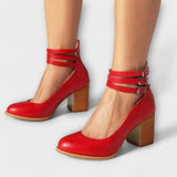 Annegret - Rote Pumps mit Riemen