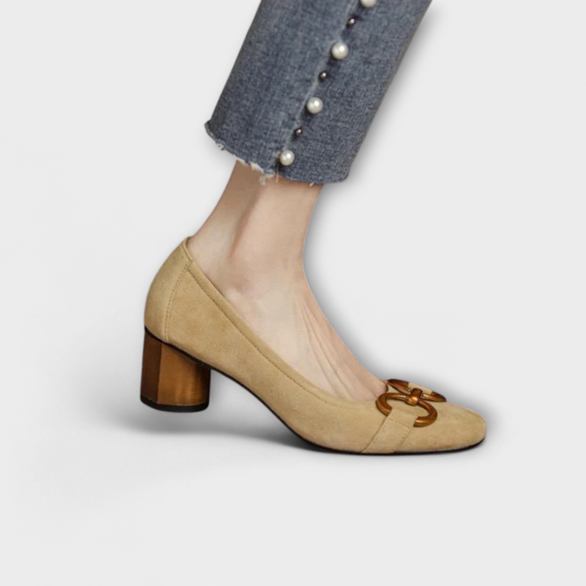 Mathilde – Pumps mit goldener Schnalle