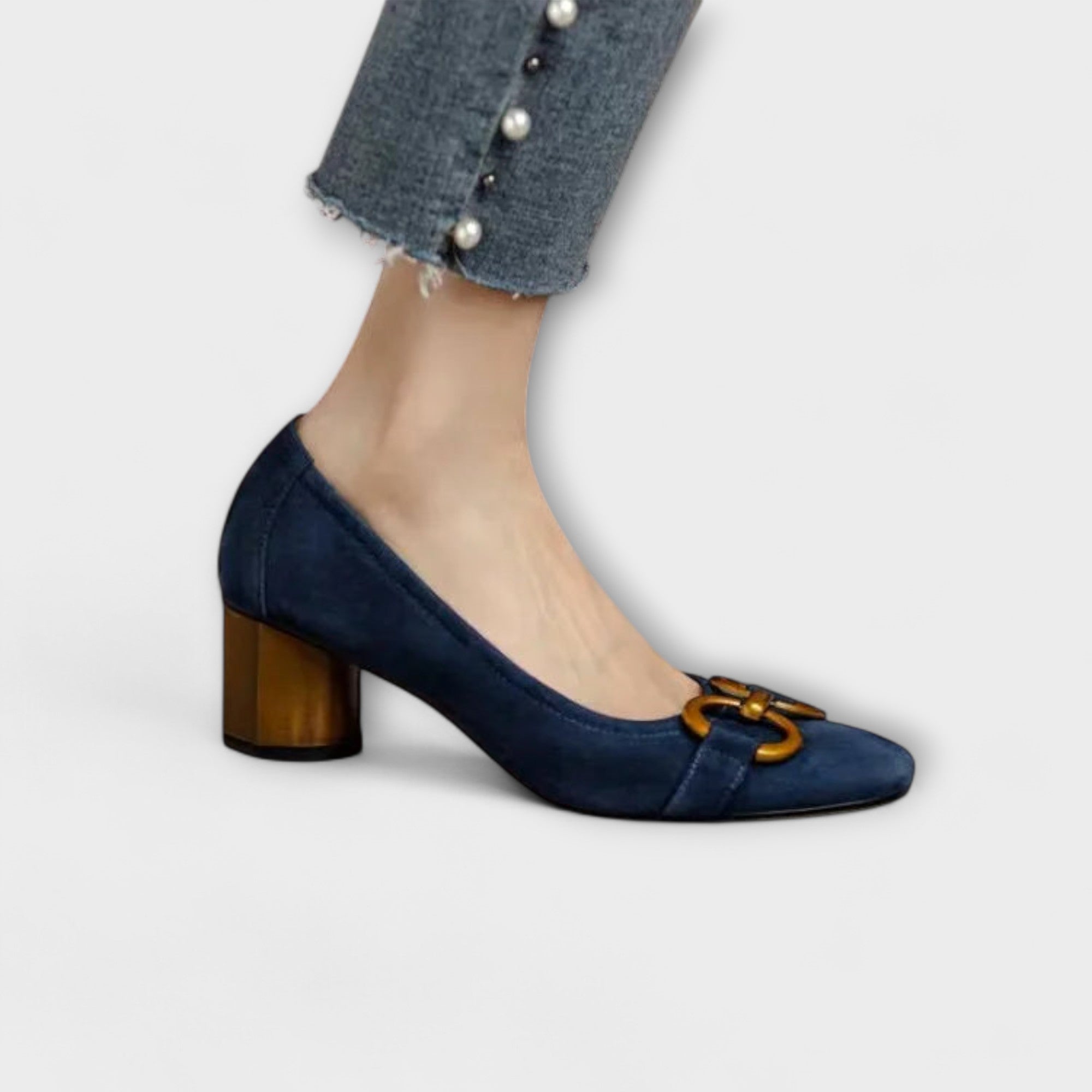 Mathilde – Pumps mit goldener Schnalle