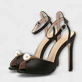 Liesel – Schwarze Peep-Toe-Stilettos