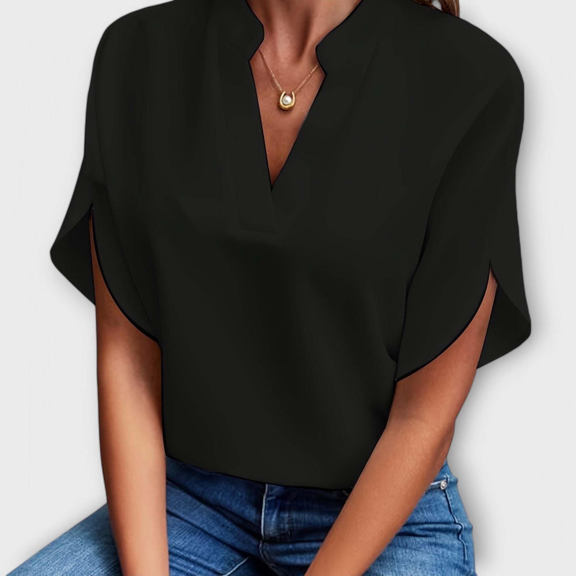 Vivi – Weiße leichte Bluse mit V-Ausschnitt