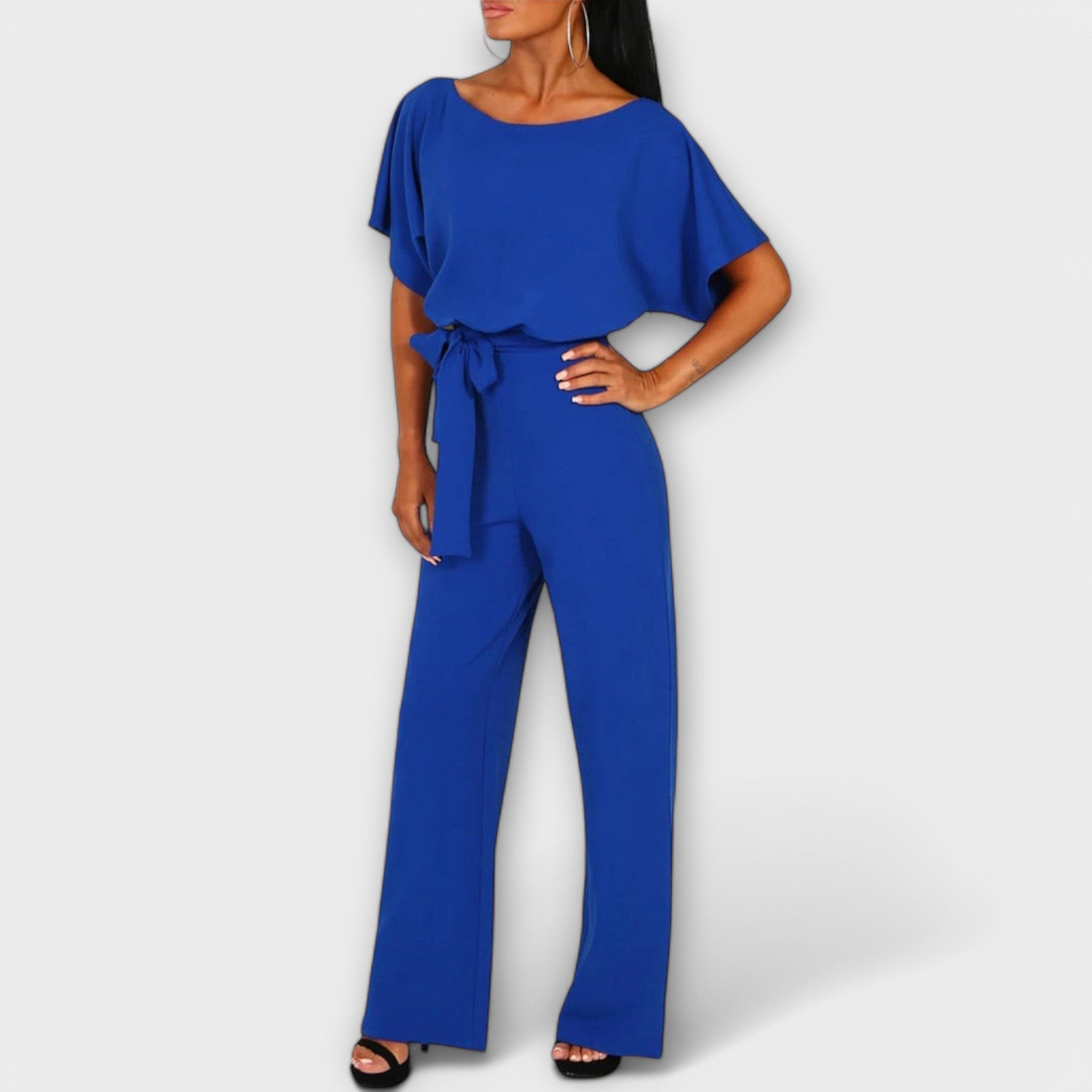 Cremefarbener stilvoller Jumpsuit