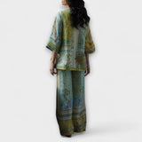 Maria - Grünes Set mit Print und Trompetenärmeln