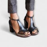Kunigunde - Schwarze Peeptoe-Pumps