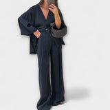 Jacqueline - Braunes Set mit V-Top und Hose