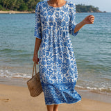 Liana - Blau-weisses Maxikleid mit Blütenmuster