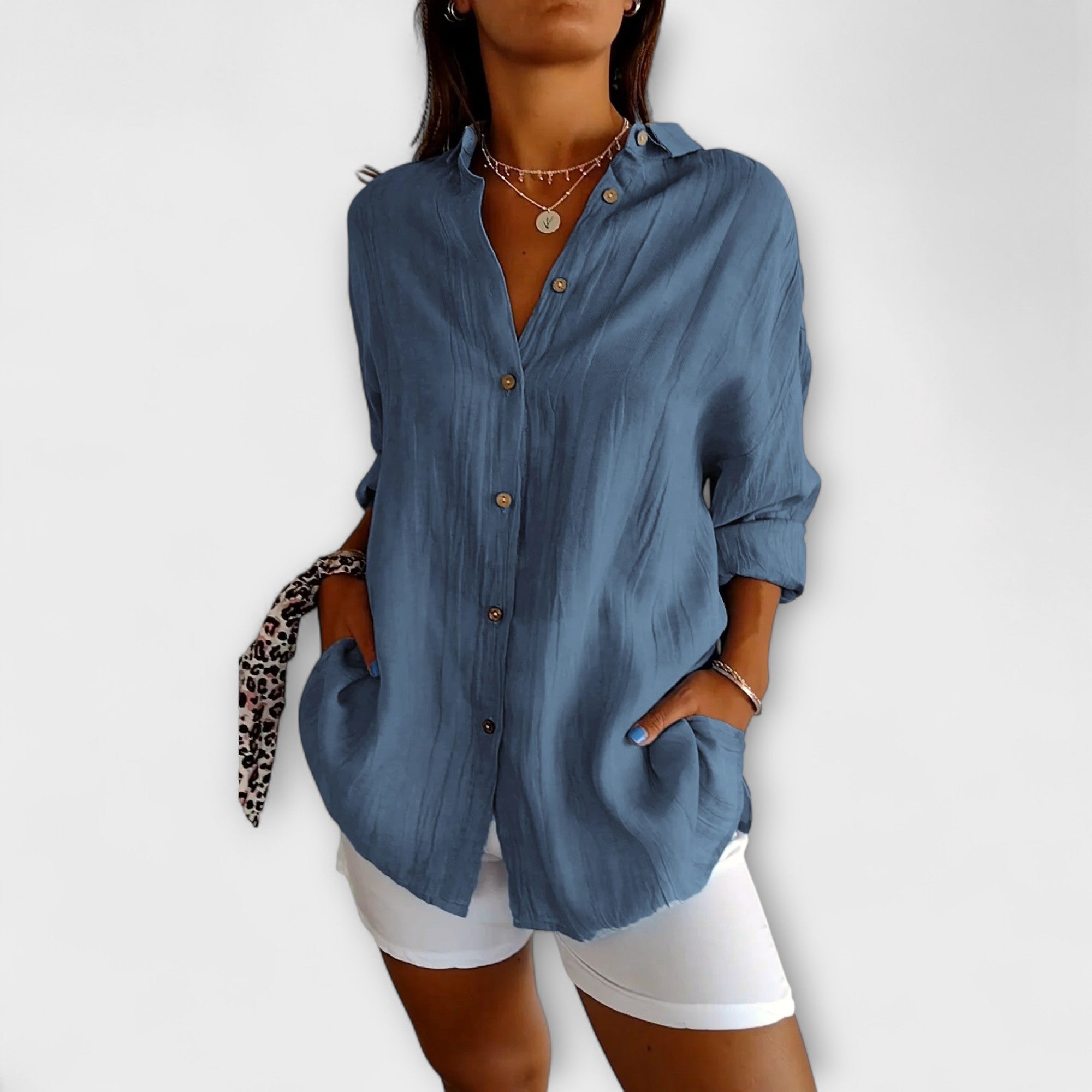 Saskia – Elegante Leinenbluse in Hellblau
