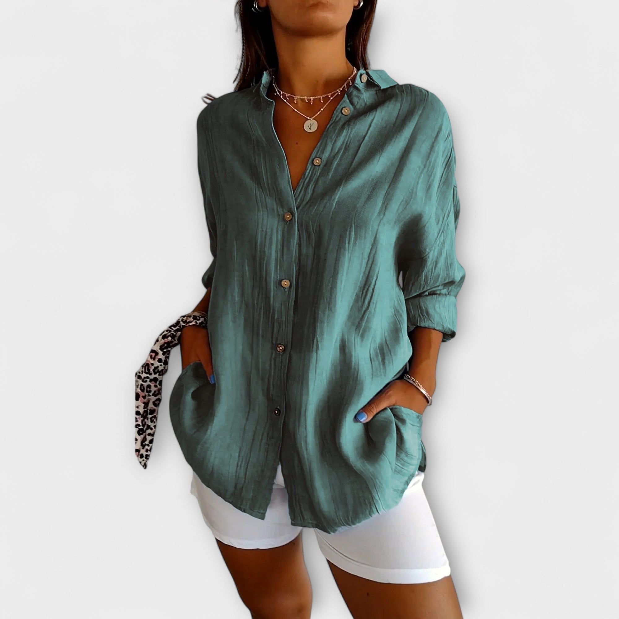 Saskia – Elegante Leinenbluse in Hellblau