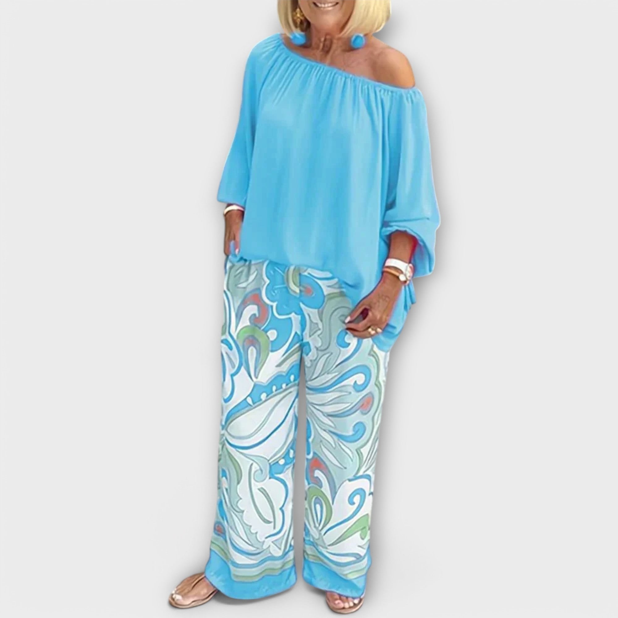 Yesenia - Blaues Set mit Off-Shoulder-Top